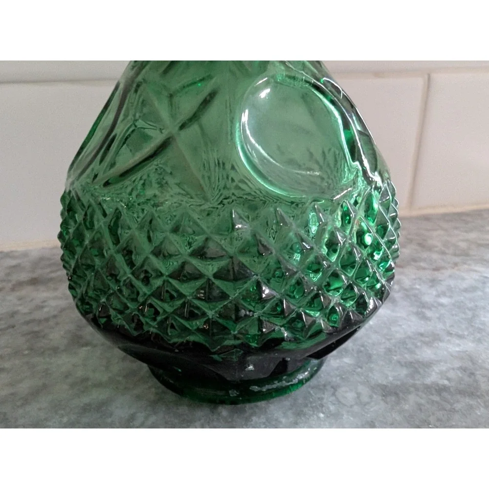 VTG Emerald Green‎ Pressed Glass Diamond Pattern Bud Vase 6.5
